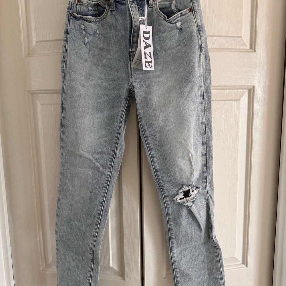 Women's Daze Straight High-Rise Gray Distressed Jeans